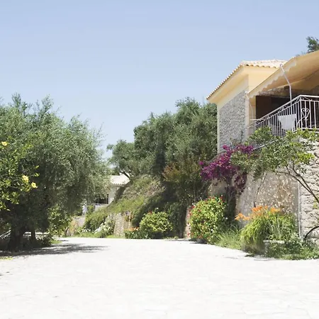 σπιτι σε συγκροτημα με πισινα Mary's House *